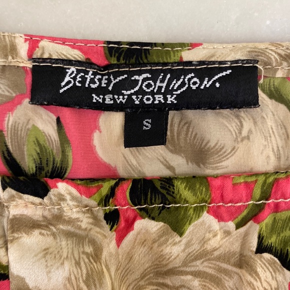 Vintage 90s Y2K 🌷🤍 Betsey Johnson Pink & White Rose Skirt, Size Small - Picture 5 of 5